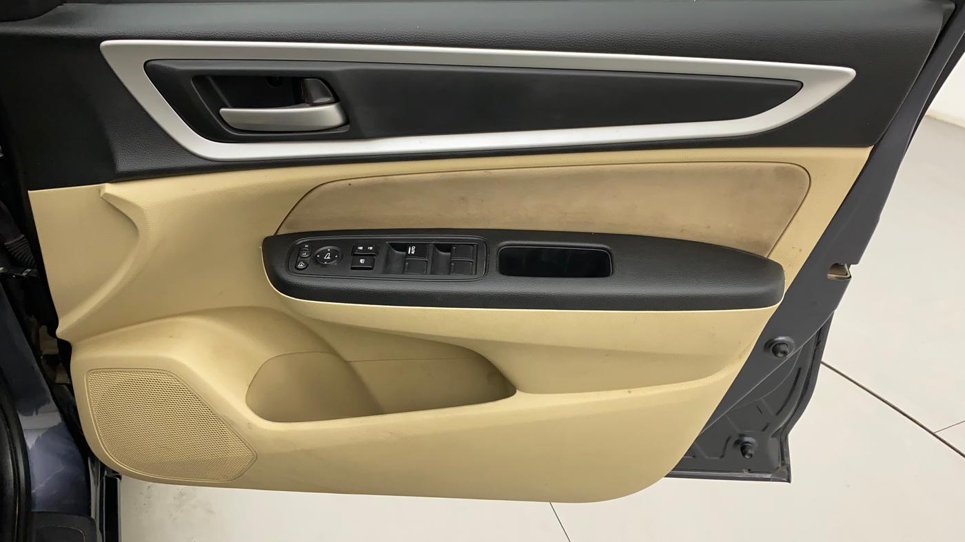 2023 Honda Amaze 1.2L I-VTEC VX CVT, Petrol, Automatic, 8,376 km, Driver Side Door Panels Control