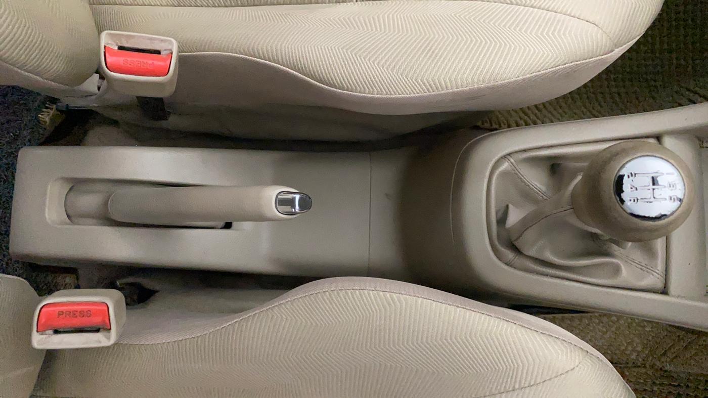 2016 Maruti Ertiga ZDI + SHVS, Diesel, Manual, 1,43,283 km, Gear Lever