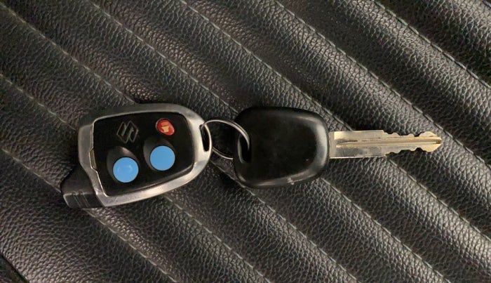 2016 Maruti Alto K10 VXI, Petrol, Manual, 47,653 km, Key Close Up