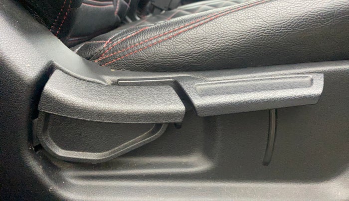 2022 Hyundai VENUE SX 1.2 PETROL, Petrol, Manual, 13,791 km, Driver Side Adjustment Panel