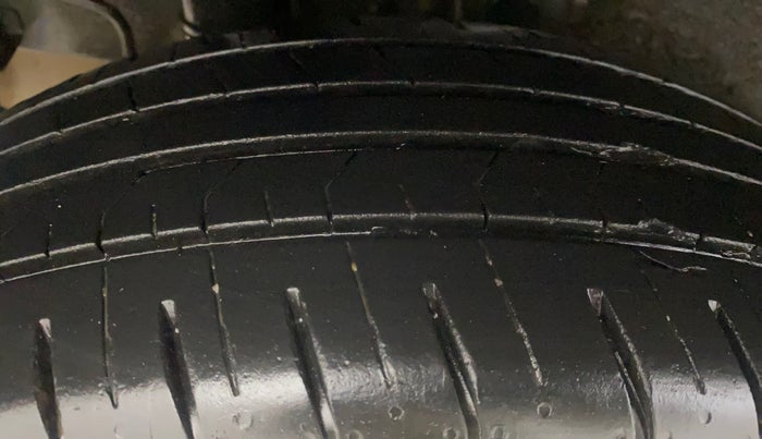 2022 Hyundai VENUE SX 1.2 PETROL, Petrol, Manual, 13,791 km, Right Rear Tyre Tread