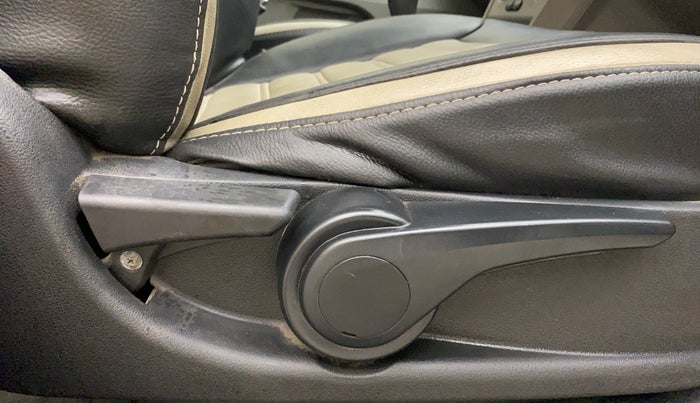 2019 Tata Tiago XZ PETROL, Petrol, Manual, 74,318 km, Driver Side Adjustment Panel