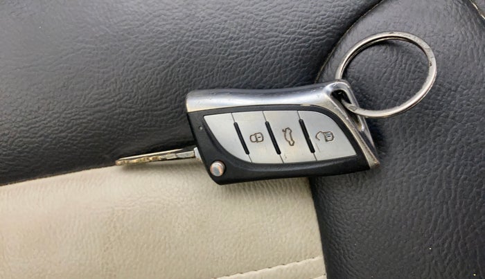 2019 Tata Tiago XZ PETROL, Petrol, Manual, 74,318 km, Key Close Up