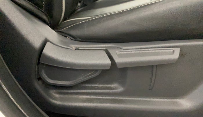 2020 Hyundai GRAND I10 NIOS MAGNA 1.2 KAPPA VTVT, Petrol, Manual, 26,181 km, Driver Side Adjustment Panel