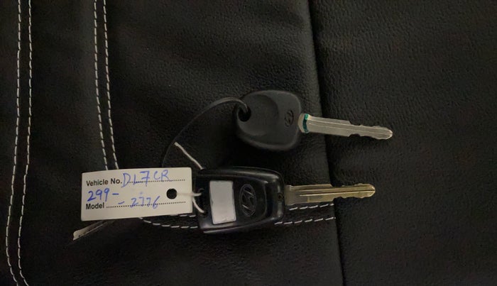 2019 Hyundai NEW SANTRO SPORTZ CNG, CNG, Manual, 70,240 km, Key Close Up