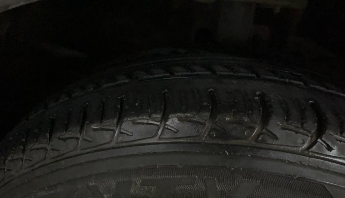 2018 Maruti Baleno DELTA PETROL 1.2, Petrol, Manual, 64,273 km, Right Front Tyre Tread