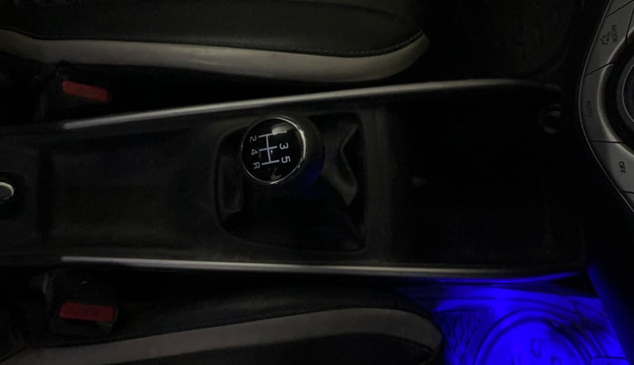 2018 Maruti Baleno DELTA PETROL 1.2, Petrol, Manual, 64,273 km, Gear Lever