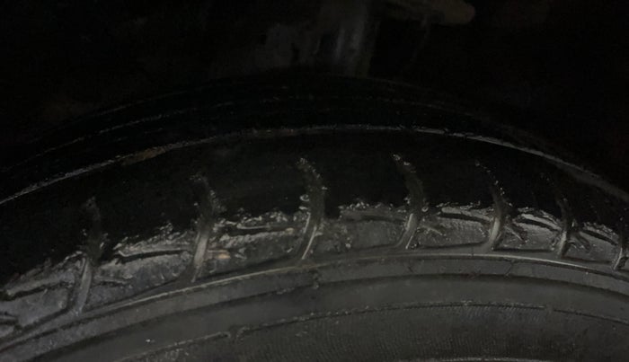 2018 Maruti Baleno DELTA PETROL 1.2, Petrol, Manual, 64,273 km, Left Front Tyre Tread