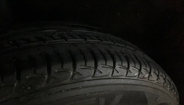 2018 Maruti Baleno DELTA PETROL 1.2, Petrol, Manual, 64,273 km, Right Rear Tyre Tread