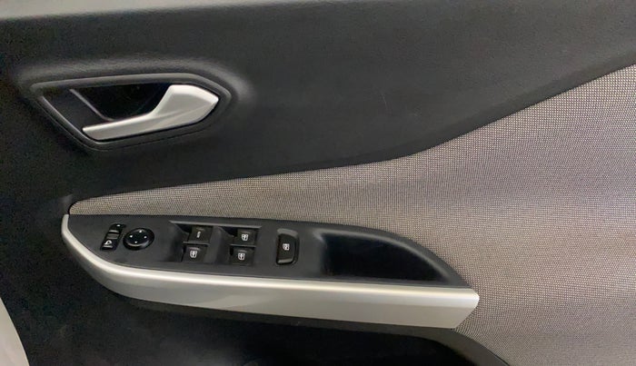 2022 Nissan MAGNITE XV MT, Petrol, Manual, 32,975 km, Driver Side Door Panels Control