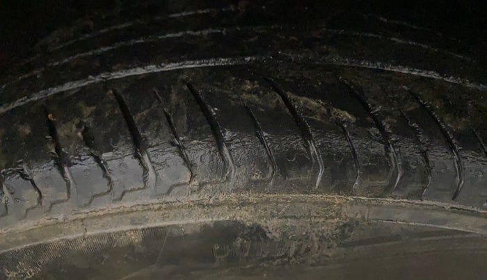 2022 Nissan MAGNITE XV MT, Petrol, Manual, 32,975 km, Left Front Tyre Tread