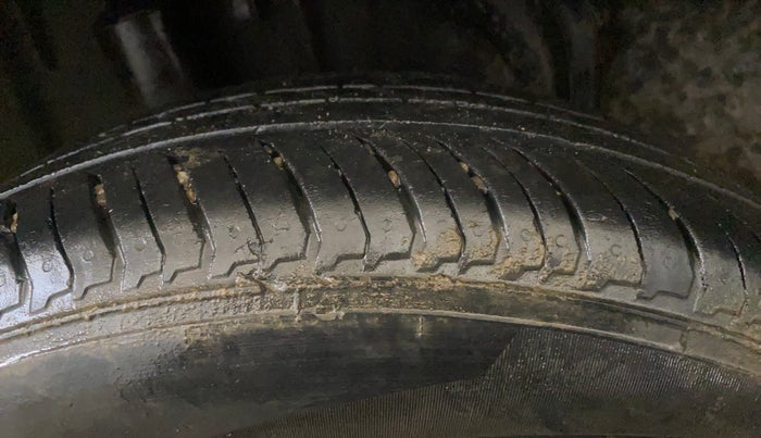 2022 Nissan MAGNITE XV MT, Petrol, Manual, 32,975 km, Right Rear Tyre Tread