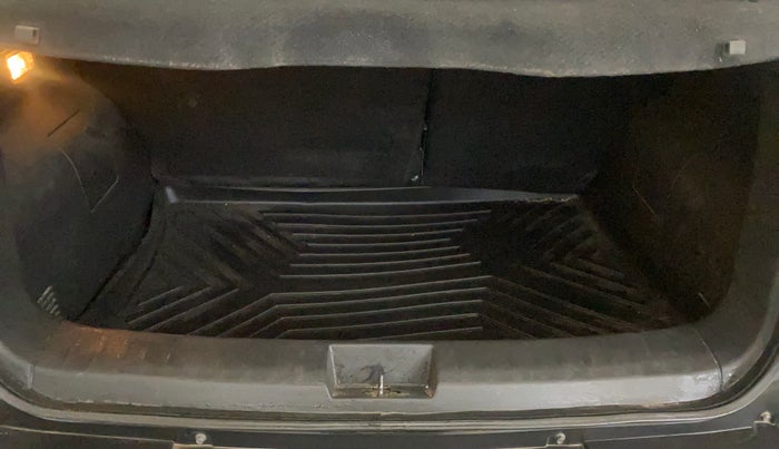 2022 Nissan MAGNITE XV MT, Petrol, Manual, 32,975 km, Boot Inside