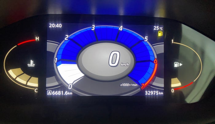 2022 Nissan MAGNITE XV MT, Petrol, Manual, 32,975 km, Odometer Image