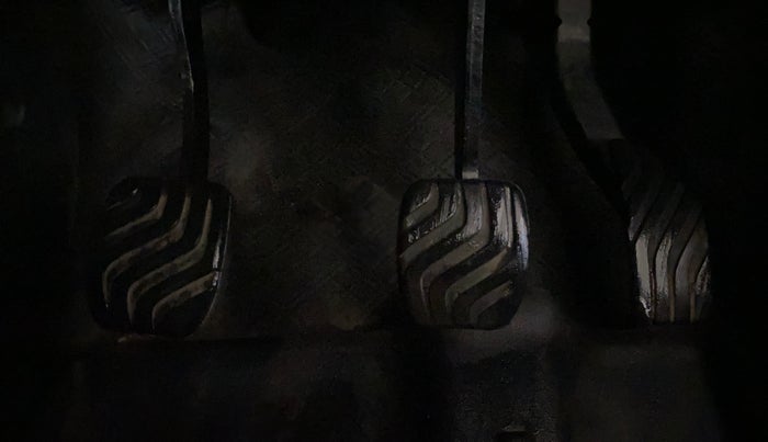 2022 Nissan MAGNITE XV MT, Petrol, Manual, 32,975 km, Pedals