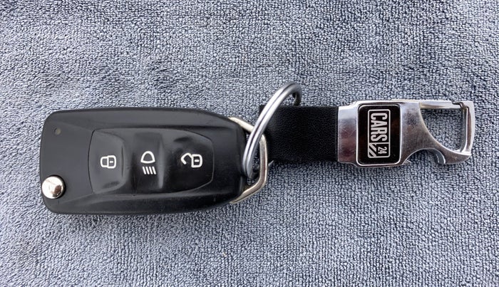 2018 Tata NEXON XM 1.2, Petrol, Manual, 95,230 km, Key Close Up