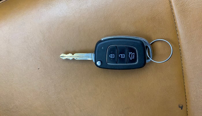 2019 Hyundai GRAND I10 NIOS SPORTZ 1.2 KAPPA VTVT, Petrol, Manual, 98,215 km, Key Close Up