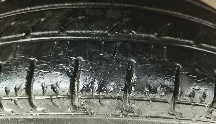 2017 Maruti Eeco 5 STR WITH A/C+HTR, Petrol, Manual, 55,232 km, Right Front Tyre Tread