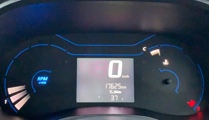 2022 Renault Kwid RXT 1.0 (O), Petrol, Manual, 17,625 km, Odometer Image