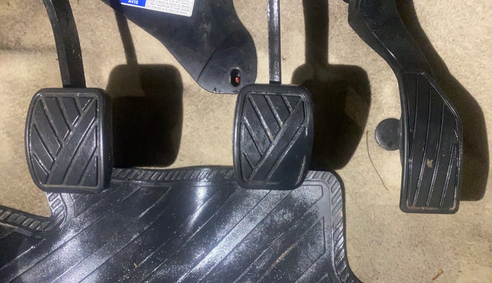 2012 Maruti Ertiga ZDI, Diesel, Manual, 90,743 km, Pedals