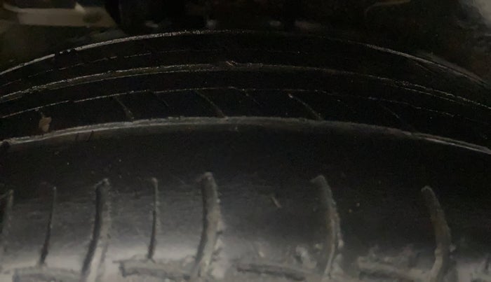 2012 Maruti Ertiga ZDI, Diesel, Manual, 90,743 km, Right Rear Tyre Tread