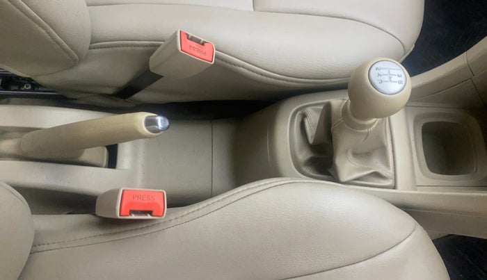 2012 Maruti Ertiga ZDI, Diesel, Manual, 90,743 km, Gear Lever