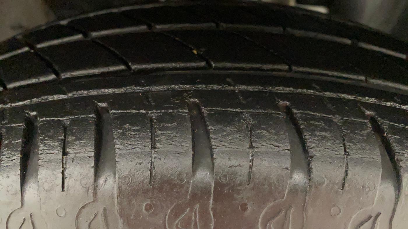 2020 Renault Kwid RXL, Petrol, Manual, 11,078 km, Right Front Tyre Tread