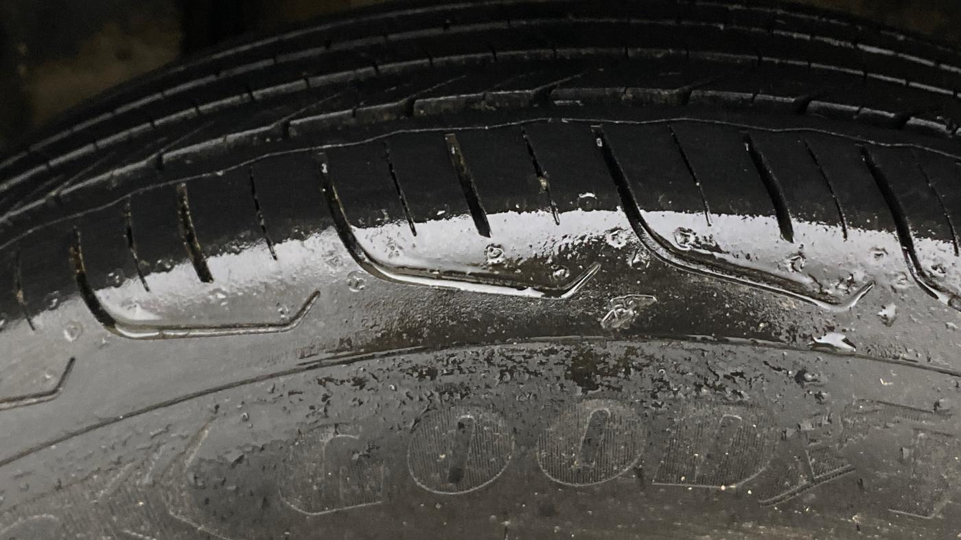 2023 Maruti FRONX ALPHA 1.0L TURBO 6 AT, Petrol, Automatic, 22,643 km, Right Rear Tyre Tread