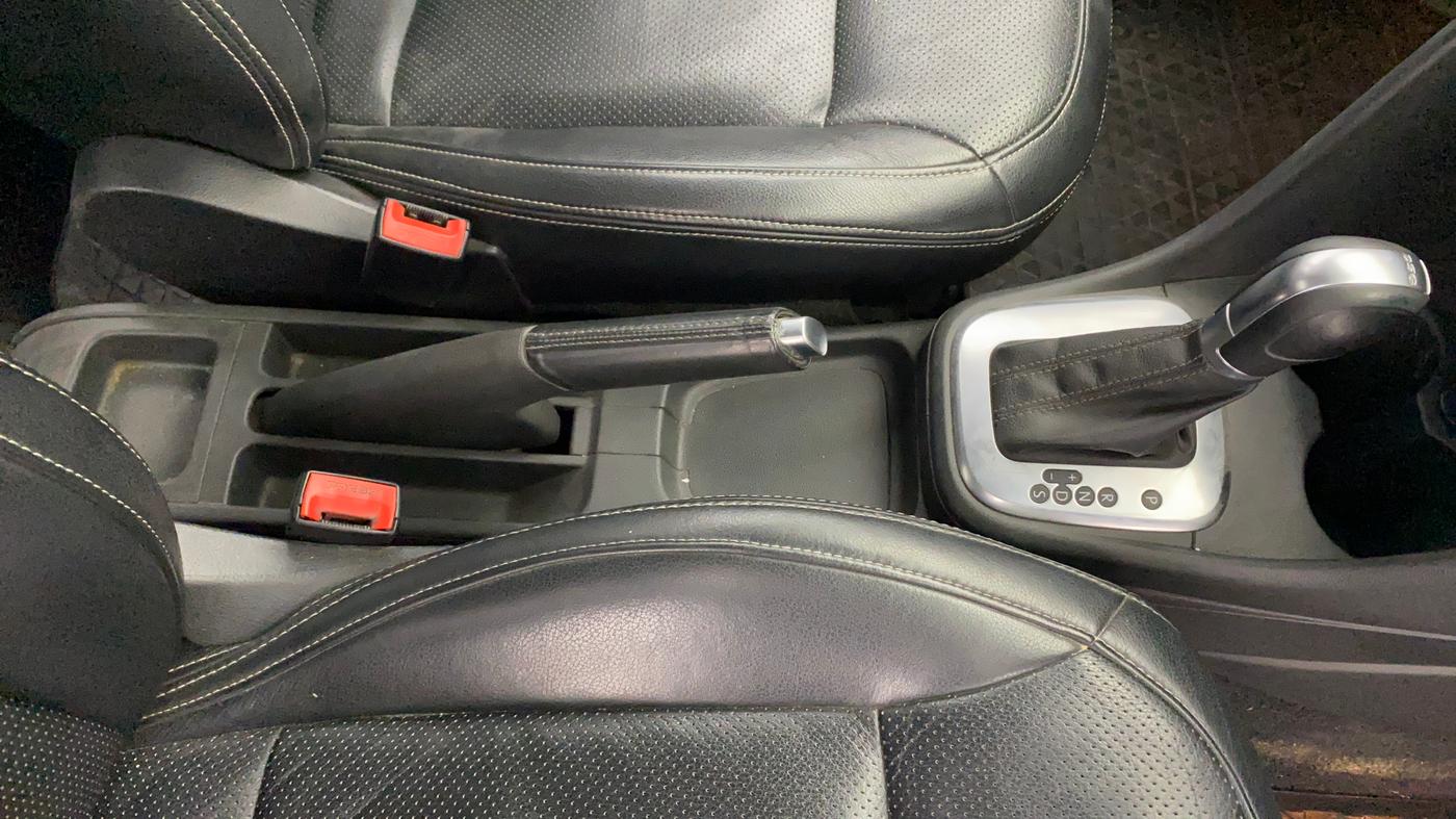 2015 Volkswagen Polo GT TSI AT, Petrol, Automatic, 89,576 km, Gear Lever