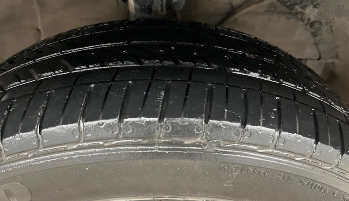 2021 Maruti Dzire ZXI, Petrol, Manual, 95,042 km, Right Front Tyre Tread
