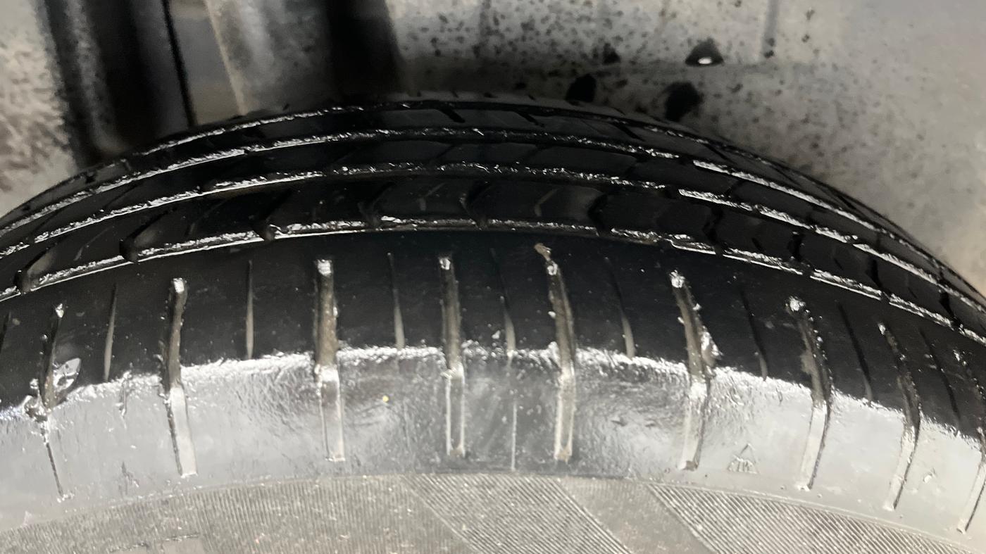 2021 Maruti Dzire ZXI, Petrol, Manual, 95,251 km, Right Rear Tyre Tread