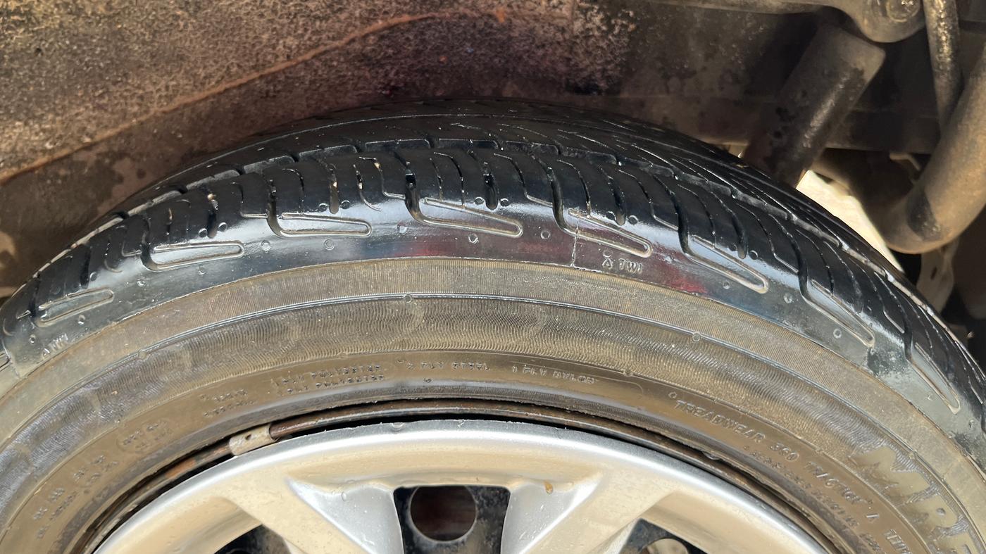 2013 Maruti Wagon R 1.0 VXI, Petrol, Manual, 60,308 km, Left Rear Tyre Tread