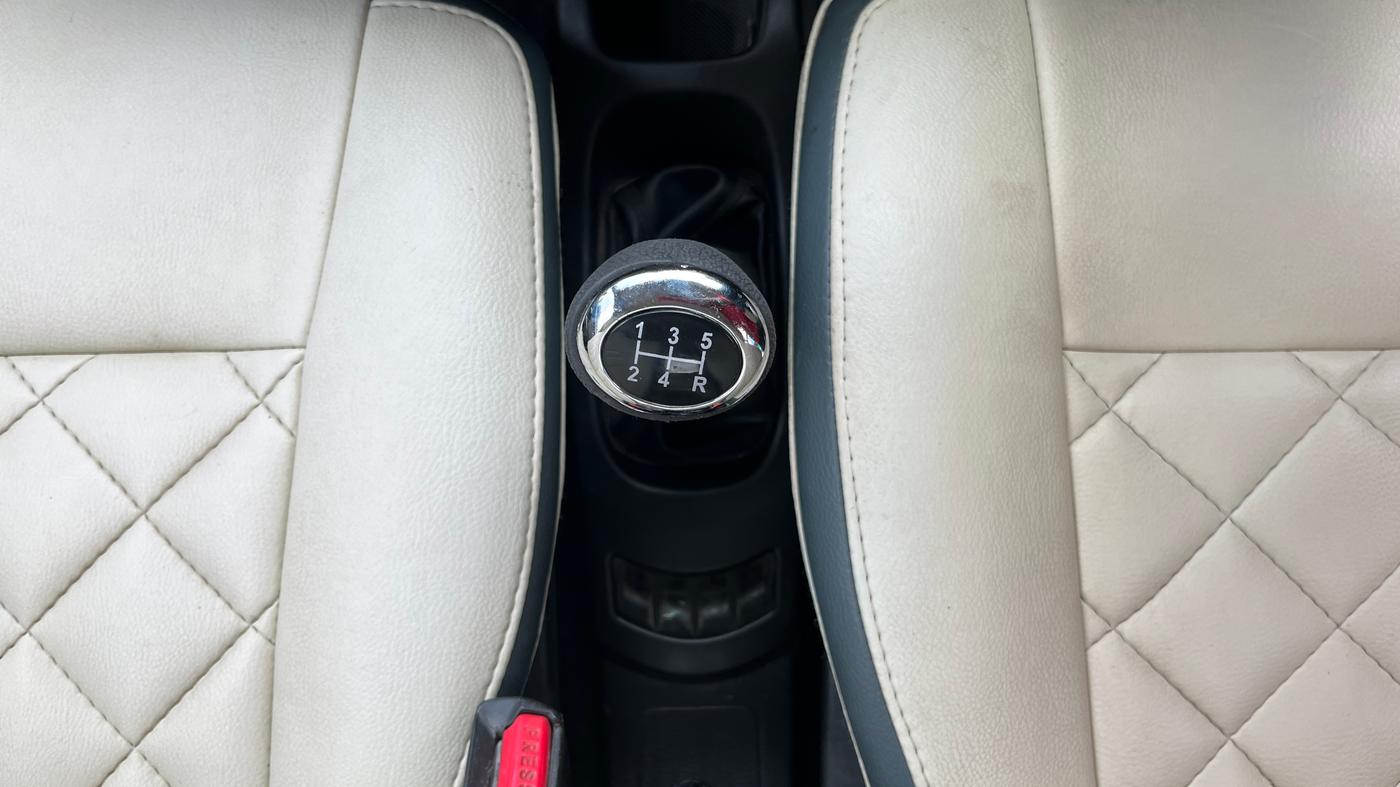 2013 Maruti Wagon R 1.0 VXI, Petrol, Manual, 60,308 km, Gear Lever