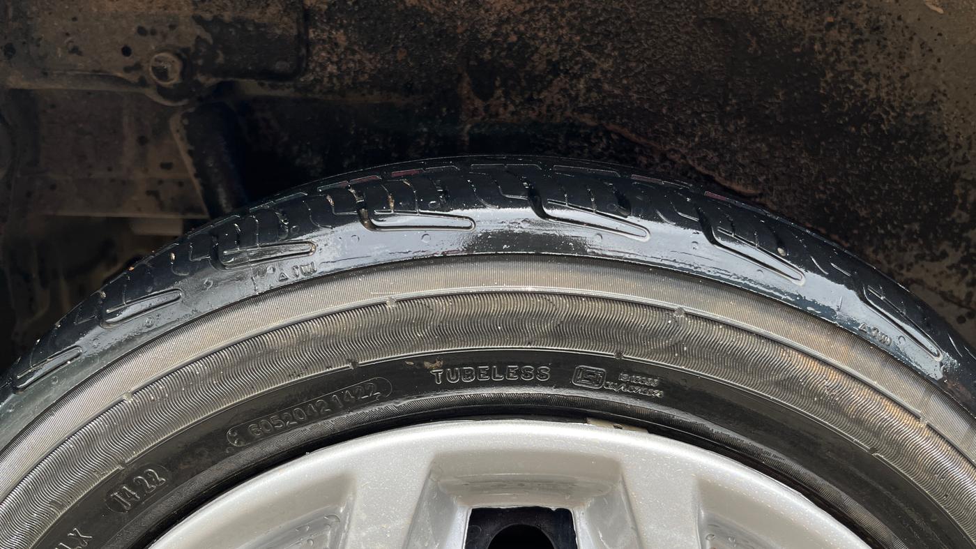 2013 Maruti Wagon R 1.0 VXI, Petrol, Manual, 60,308 km, Right Rear Tyre Tread