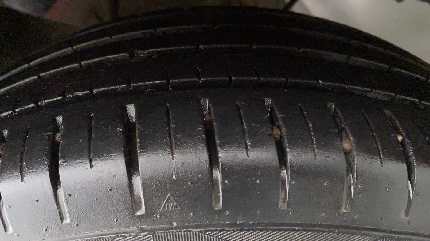 2015 Maruti Baleno ZETA DIESEL 1.3, Diesel, Manual, 66,825 km, Left Rear Tyre Tread