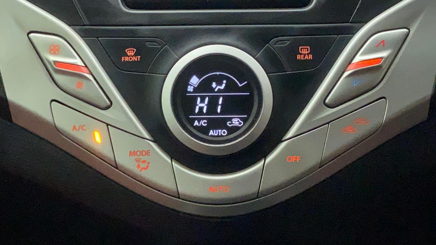2015 Maruti Baleno ZETA DIESEL 1.3, Diesel, Manual, 66,825 km, Automatic Climate Control