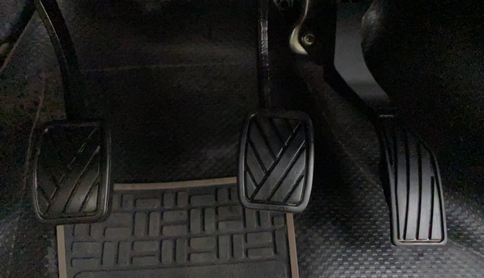 2019 Maruti Ciaz DELTA 1.5 SHVS VVT MT, Petrol, Manual, 81,666 km, Pedals