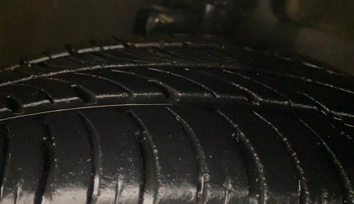 2020 Maruti Celerio VXI AMT, Petrol, Automatic, 26,158 km, Right Front Tyre Tread