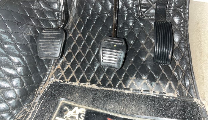 2023 Mahindra SCORPIO CLASSIC S11 7STR, Diesel, Manual, 43,948 km, Pedals