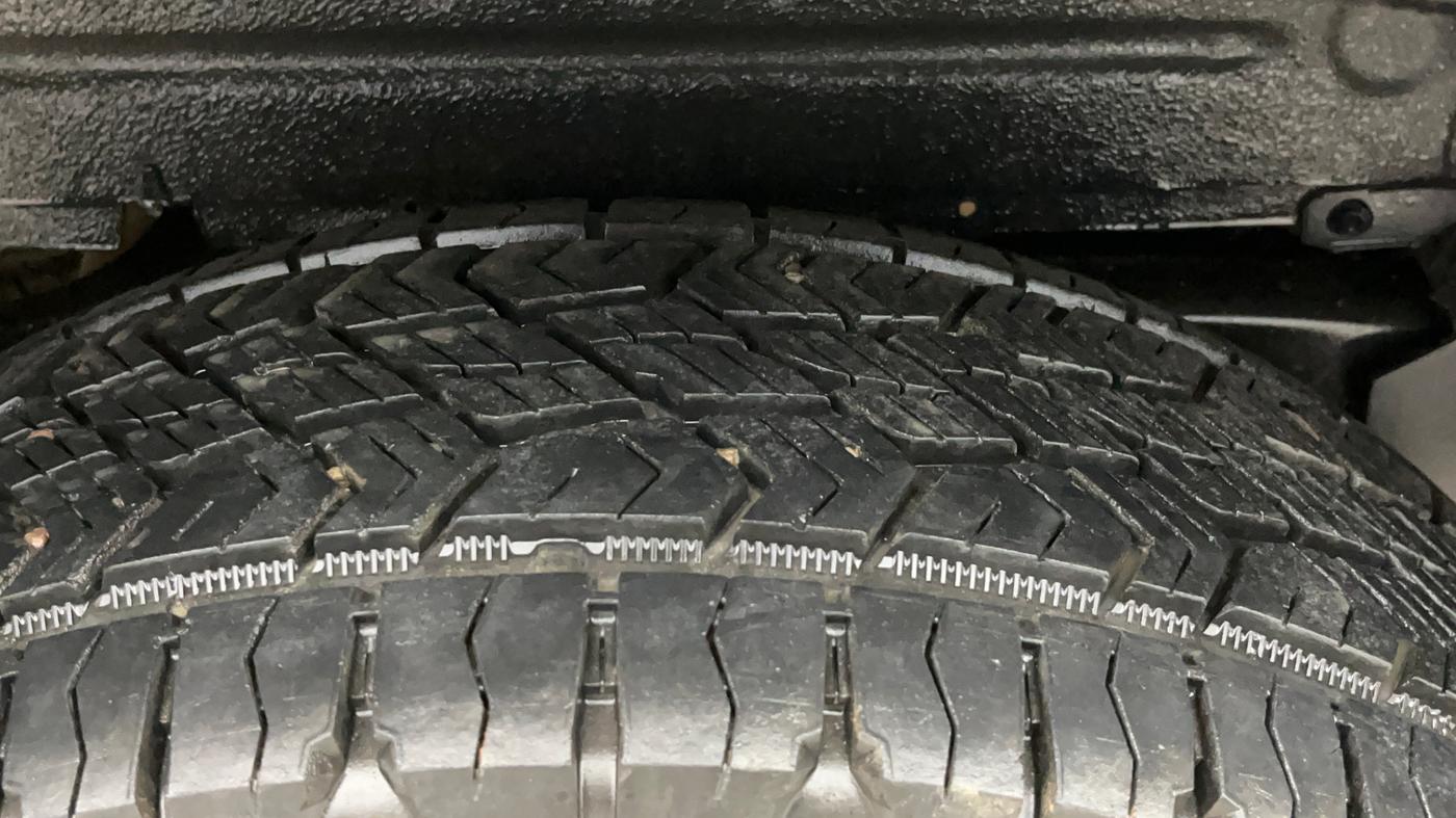 2023 Mahindra SCORPIO CLASSIC S11 7STR, Diesel, Manual, 43,984 km, Right Rear Tyre Tread