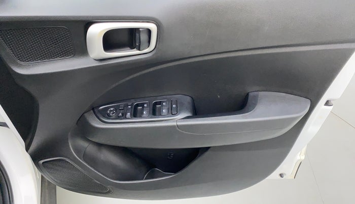 2020 Hyundai VENUE 1.0 TURBO GDI SX+ AT, Petrol, Automatic, 18,652 km, Driver Side Door Panels Control