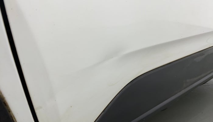 2020 Hyundai VENUE 1.0 TURBO GDI SX+ AT, Petrol, Automatic, 18,652 km, Front passenger door - Slightly dented