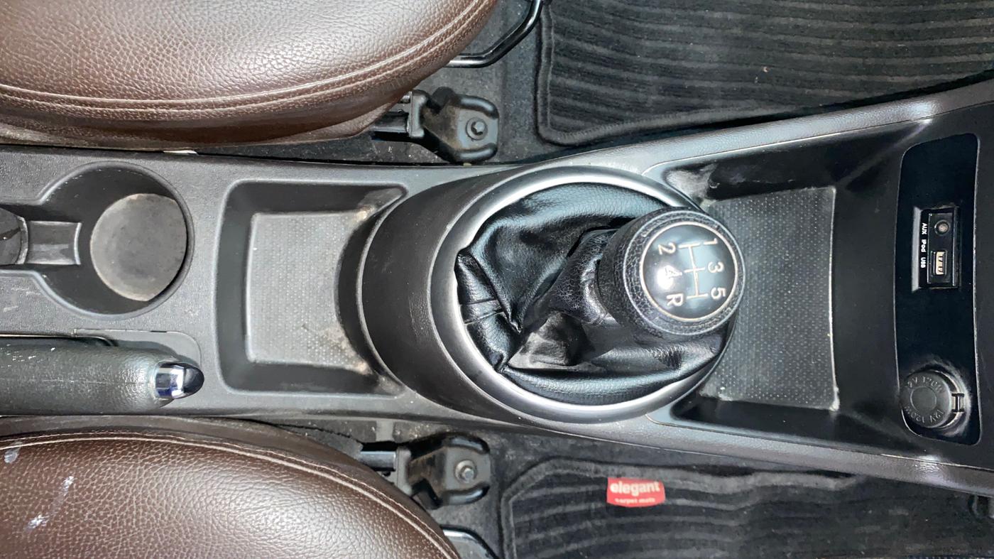 2013 Hyundai i20 MAGNA (O) 1.2, Petrol, Manual, 47,732 km, Gear Lever