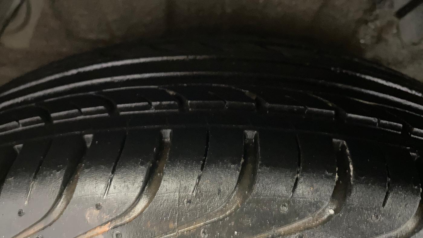 2013 Hyundai i20 MAGNA (O) 1.2, Petrol, Manual, 47,732 km, Right Rear Tyre Tread