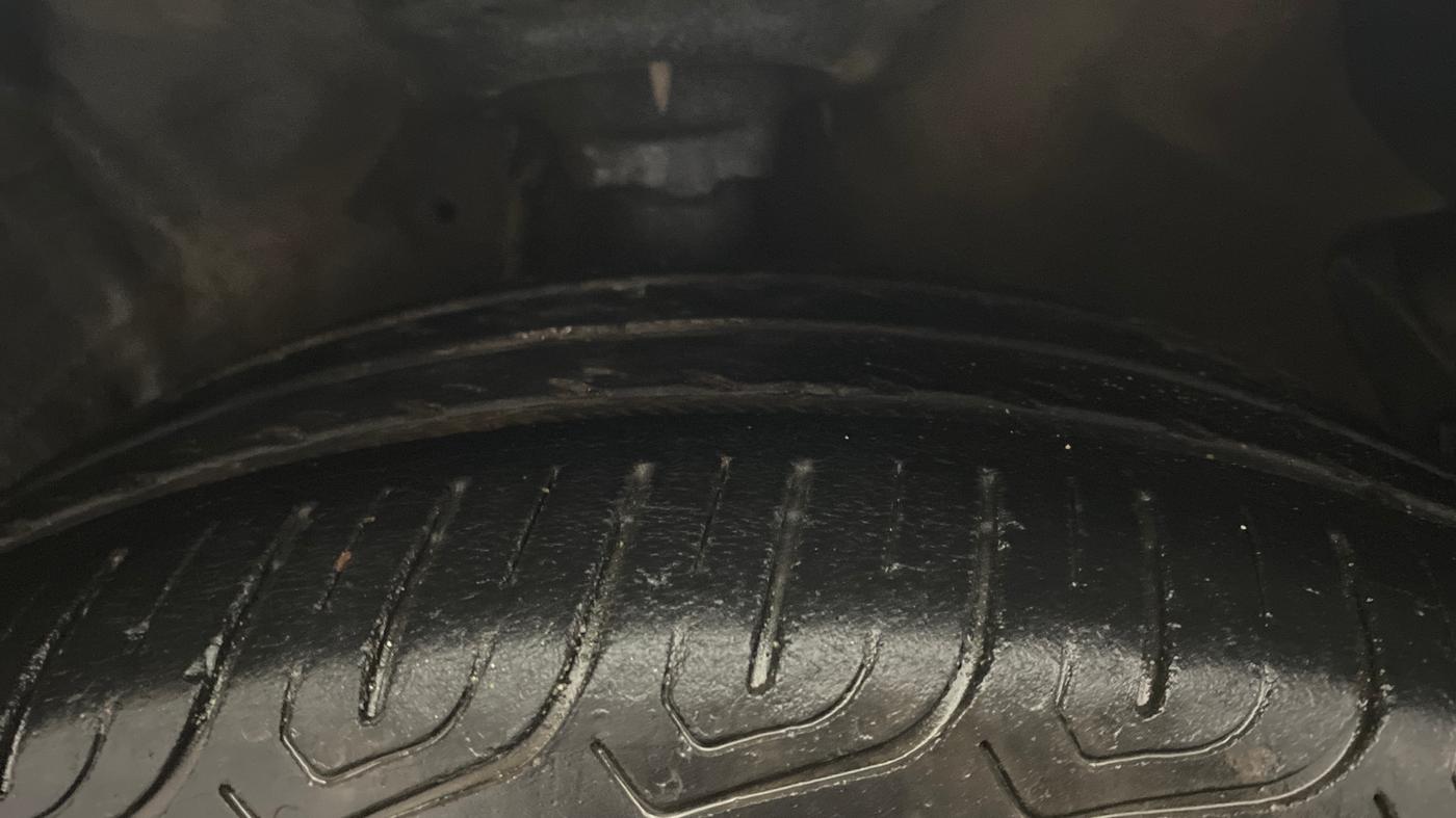 2013 Hyundai i20 MAGNA (O) 1.2, Petrol, Manual, 47,732 km, Right Front Tyre Tread