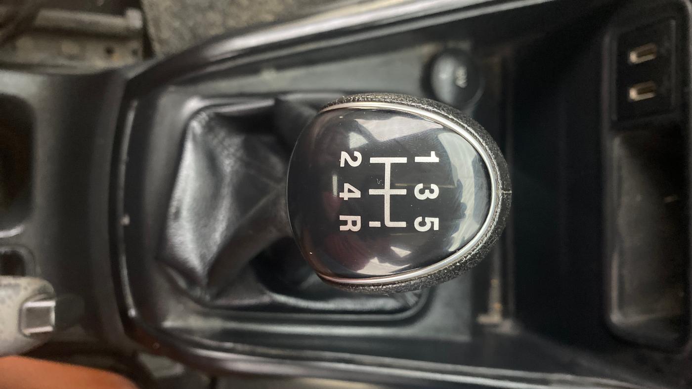 2019 Ford Ecosport TREND 1.5L PETROL, CNG, Manual, 90,281 km, Gear Lever