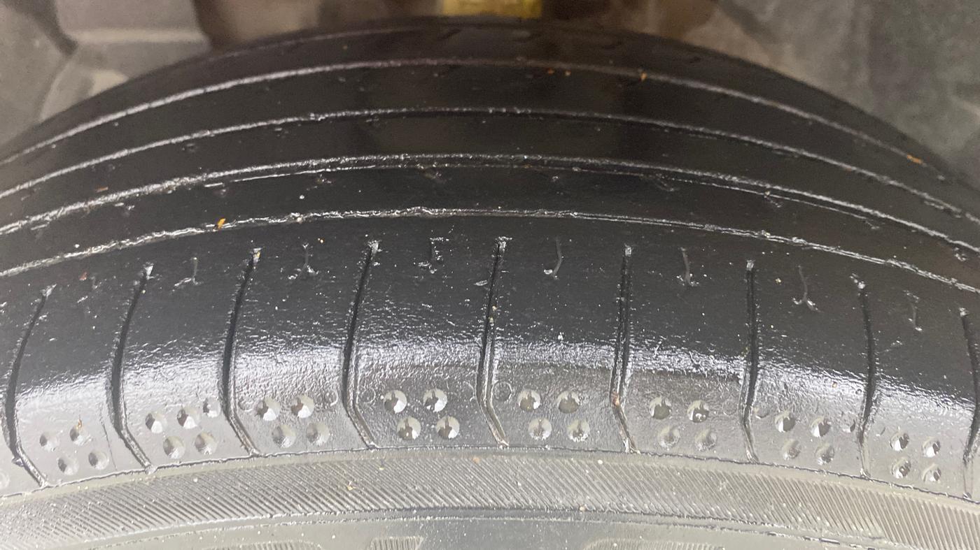 2019 Ford Ecosport TREND 1.5L PETROL, CNG, Manual, 90,281 km, Left Front Tyre Tread