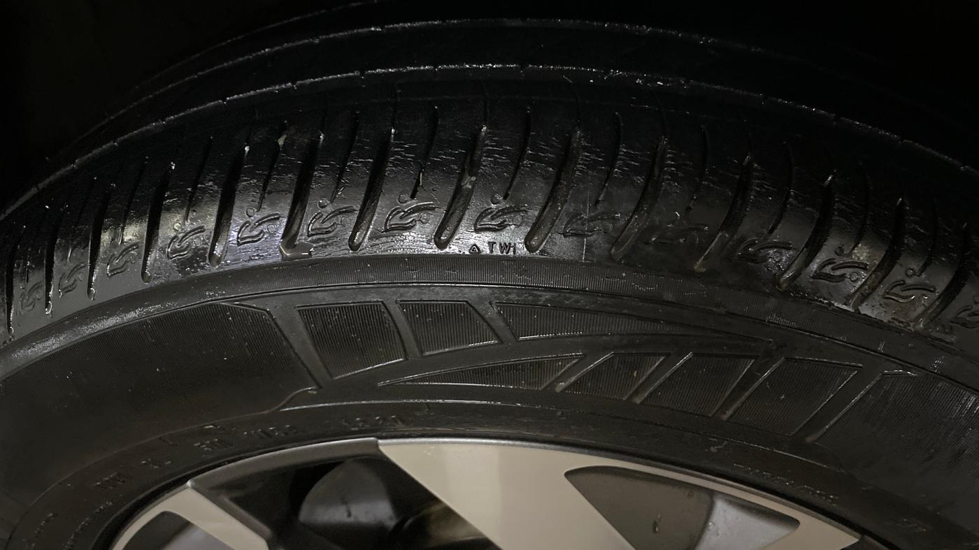 2020 KIA SONET GTX PLUS 1.5 AT, Diesel, Automatic, 48,392 km, Right Front Tyre Tread