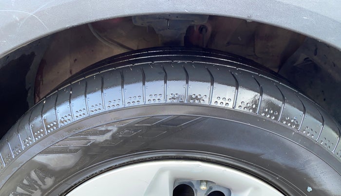 2015 Hyundai Creta S 1.6 PETROL, Petrol, Manual, 1,25,511 km, Right Front Tyre Tread