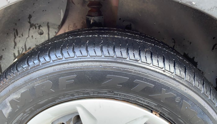 2015 Hyundai Creta S 1.6 PETROL, Petrol, Manual, 1,25,511 km, Right Rear Tyre Tread